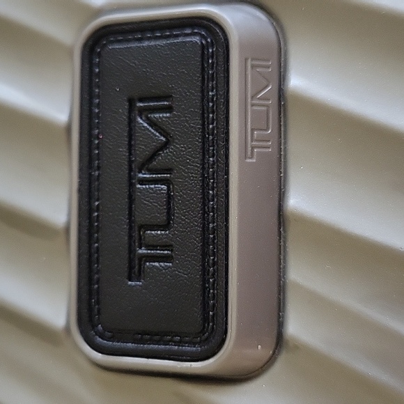 TUMI Travel Bag Hard Shell Toiletry - Picture 1 of 6